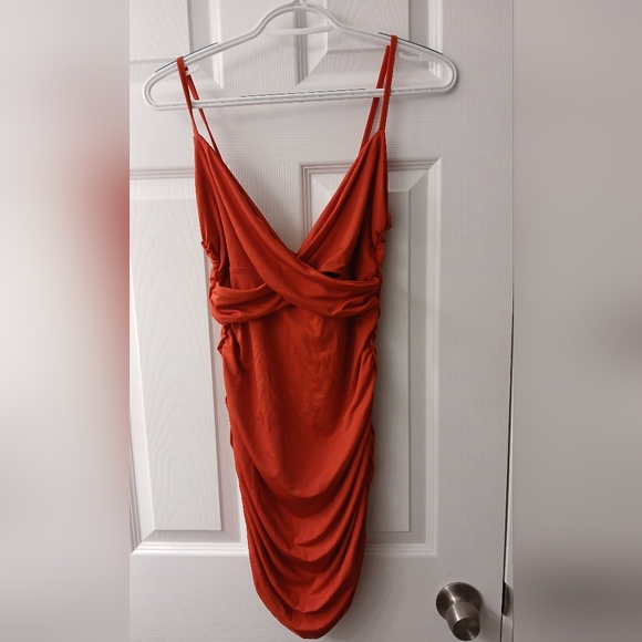 Women’s V‑Neck Spaghetti Strap Ruched Bodycon Club Party Mini Dress – Size L - Picture 2 of 6